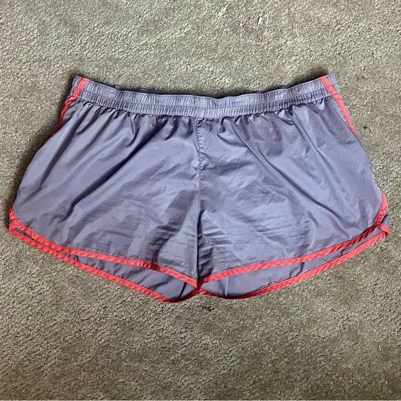 Women's Gap Grey Athletic Shorts - Picture 1 of 11